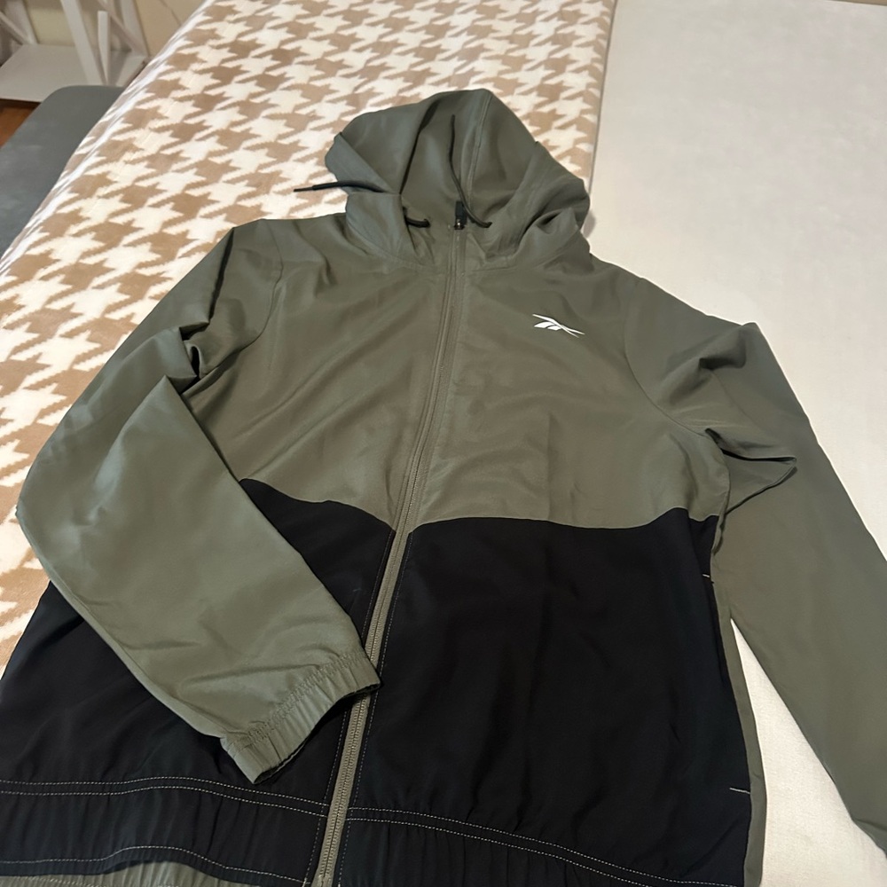 Reebok Men's Two-Tone Hooded Windbreaker